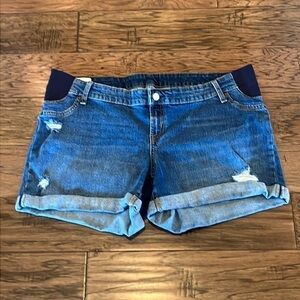 GAP Maternity Cuffed Shorts Size 33 / 16 R
